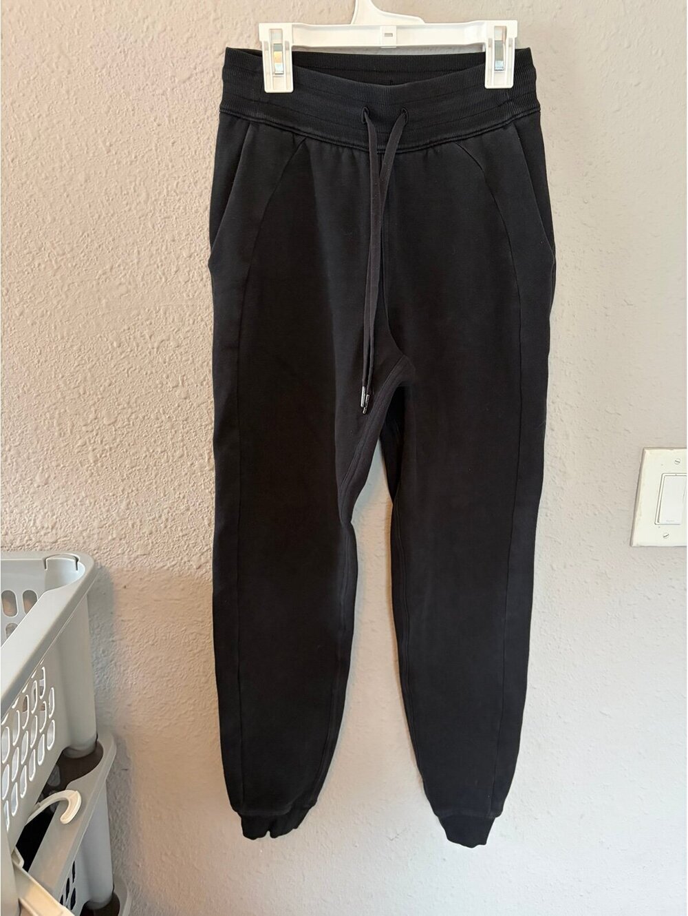 Lululemon Scuba Jogger Black size 2. $118 retail. GUC for normal color fading ot